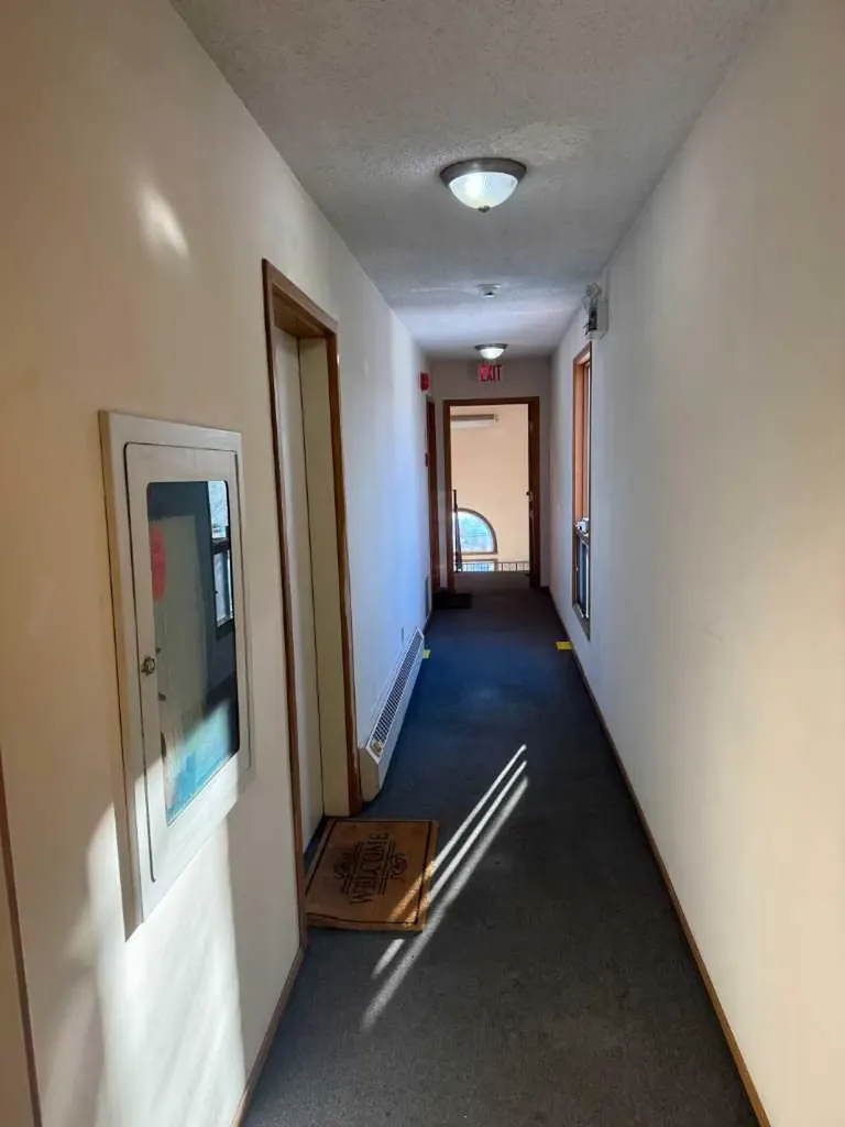 2515 First Avenue NW Calgary AB T2N 0C3