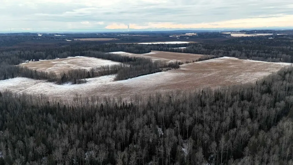 NW-4-54 -17-W5 Rural Yellowhead County AB T7E 3M4