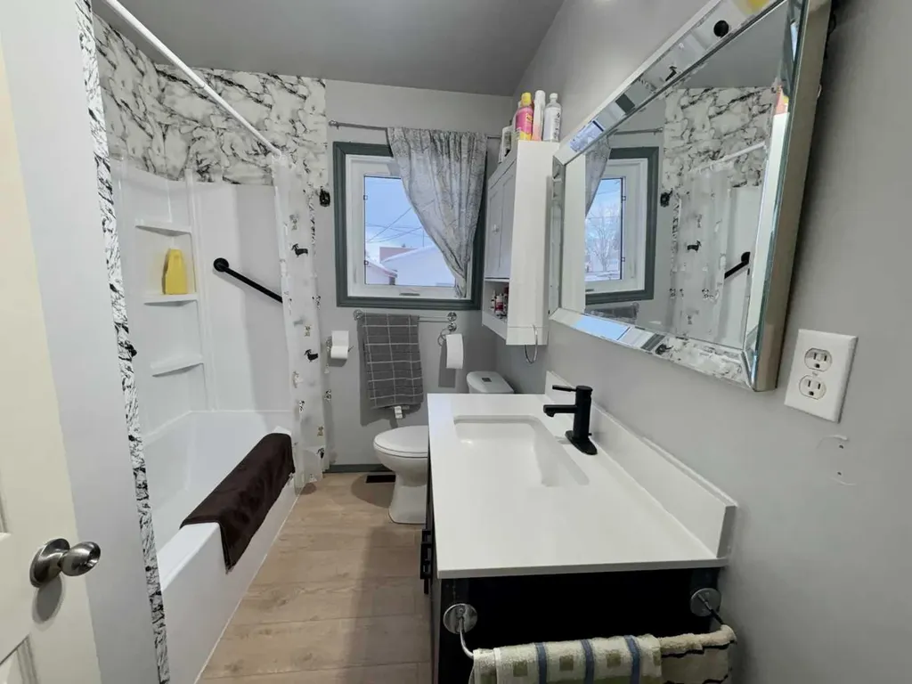 5019 51 Street Mannville AB T0B 2W0