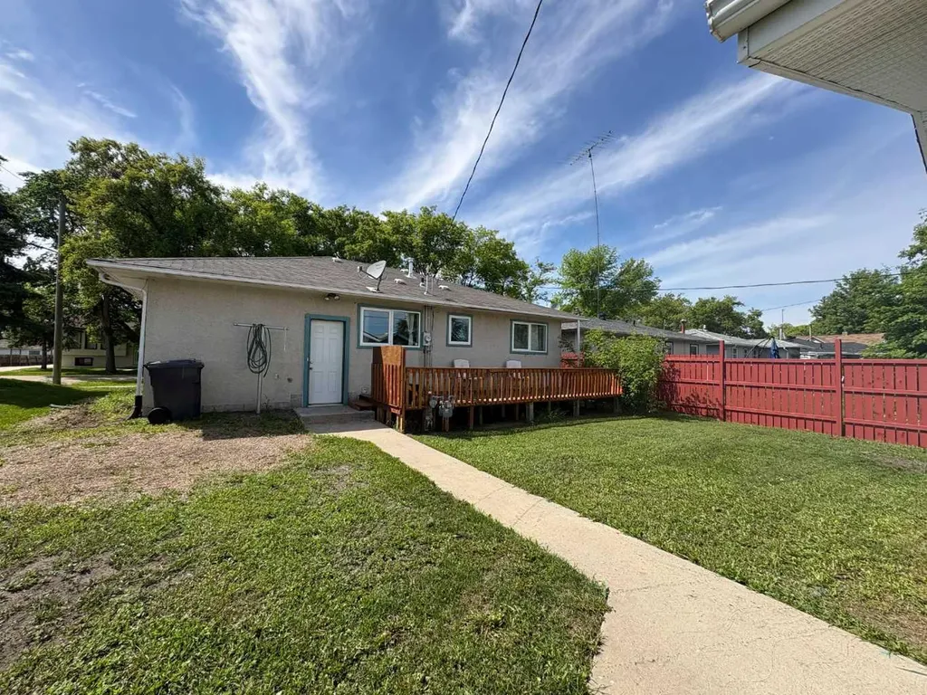 5019 51 Street Mannville AB T0B 2W0