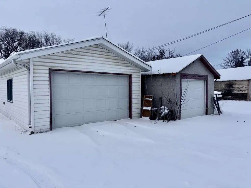 5019 51 Street Mannville AB T0B 2W0