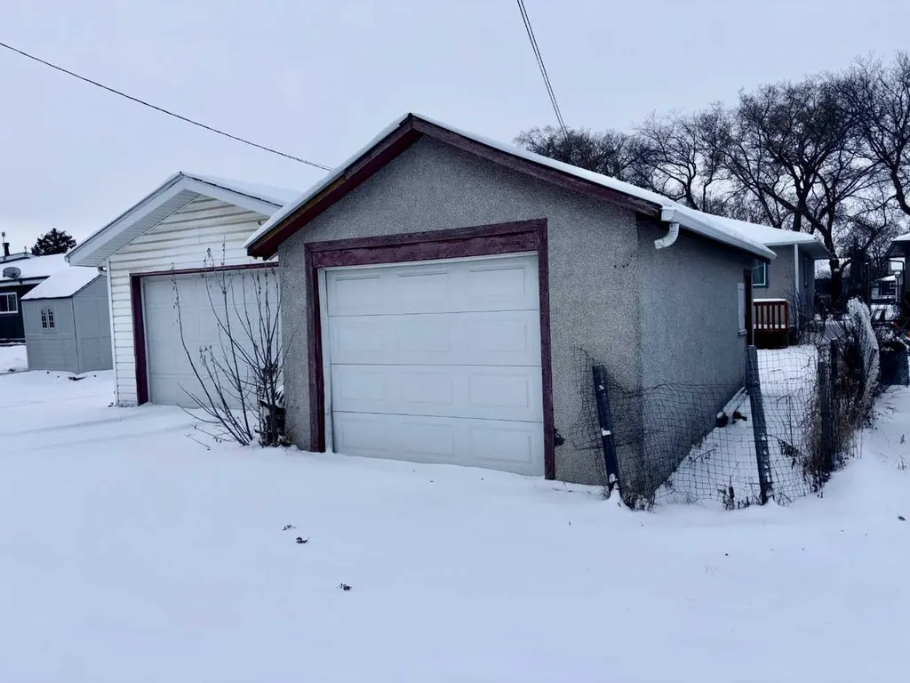 5019 51 Street Mannville AB T0B 2W0