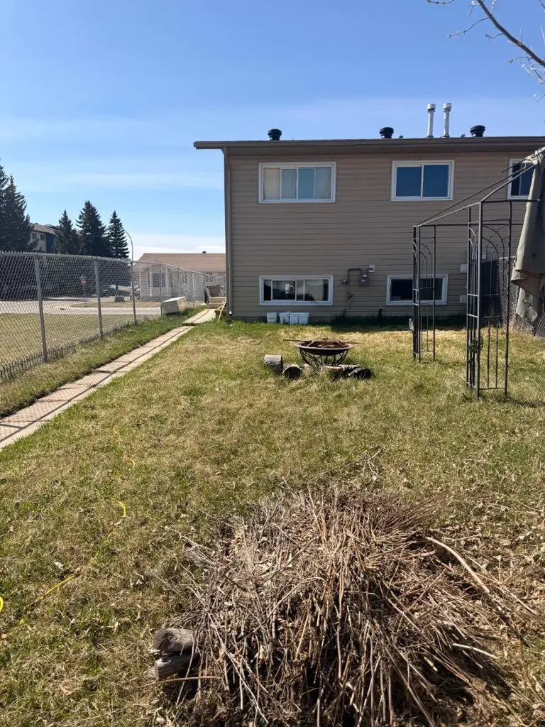 65 Atkinson Crescent Whitecourt AB T7S1C6