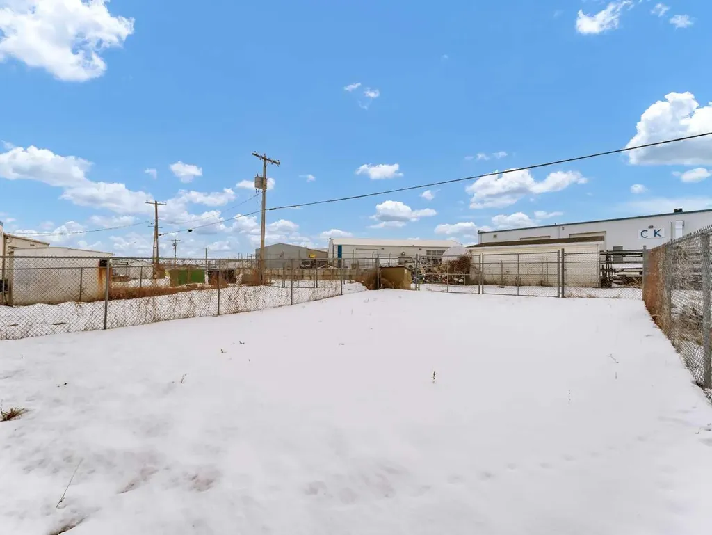 97 South West Drive SW Medicine Hat AB T1B 4J6