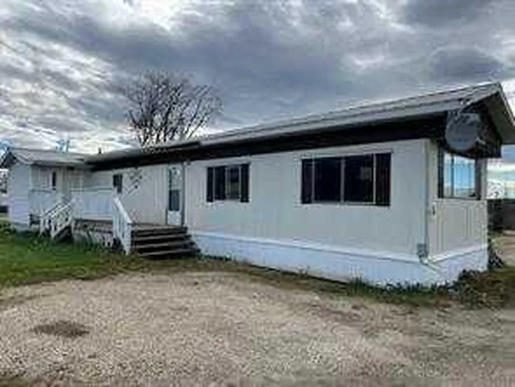 502 Kaybob Drive Fox Creek AB T0H1P0