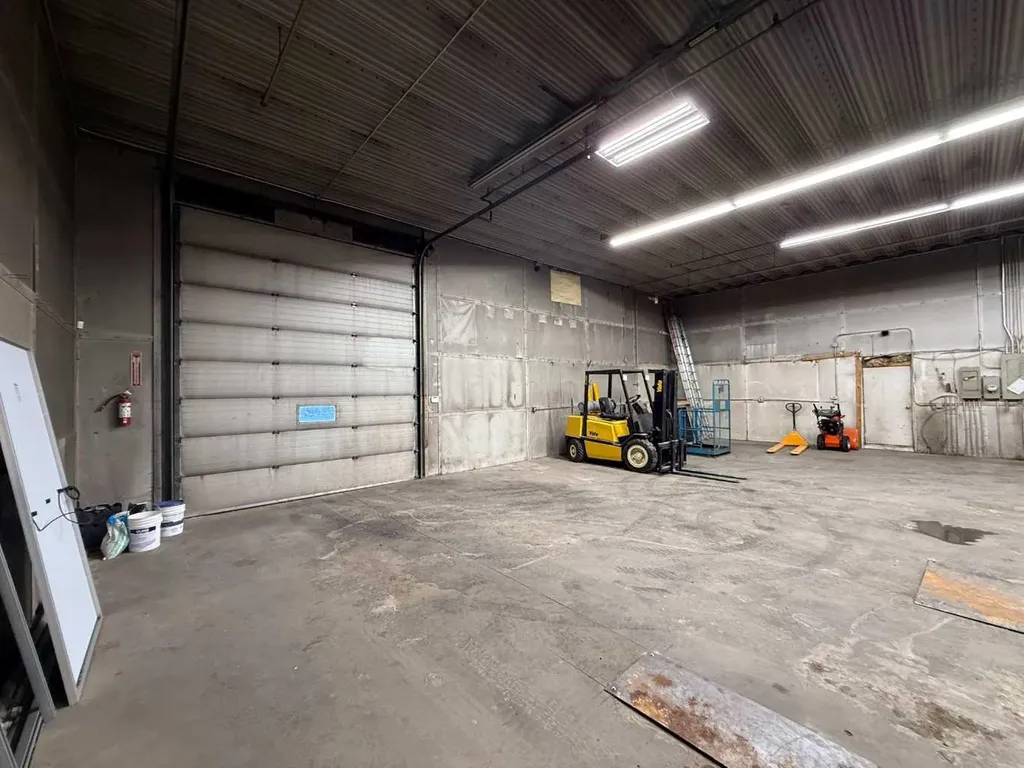 426 10 Street N Lethbridge AB T1H 2C7