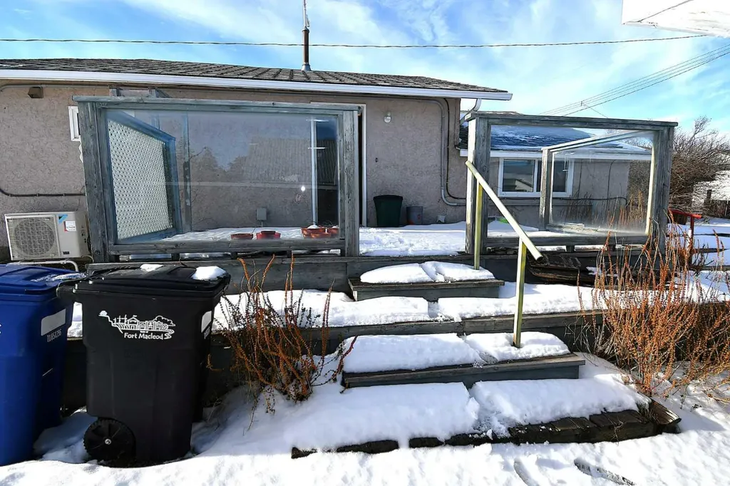 135 21 Street Fort Macleod AB T0L 0Z0
