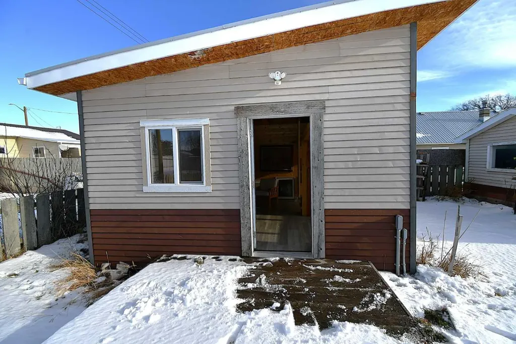 135 21 Street Fort Macleod AB T0L 0Z0