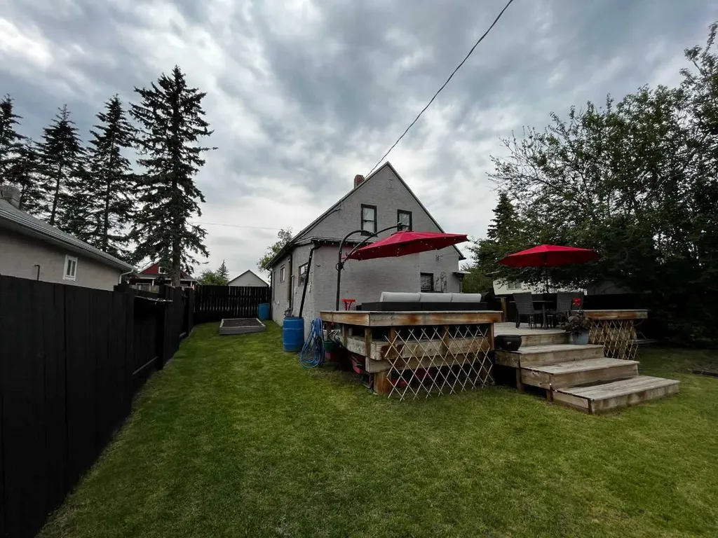 4621 5 Avenue Edson AB T7E 1C6