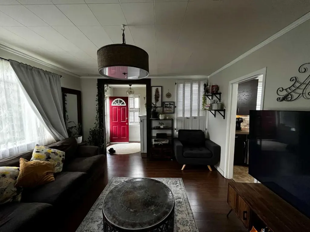 4621 5 Avenue Edson AB T7E 1C6