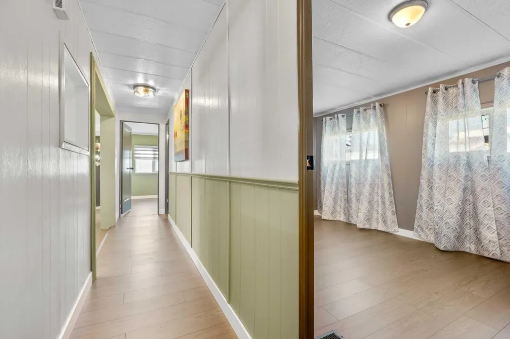 3223 83 Street NW Calgary AB T3B 5N5