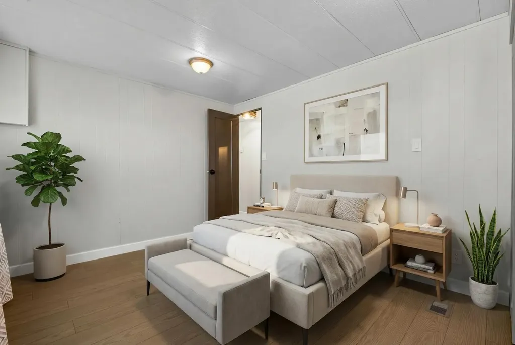 3223 83 Street NW Calgary AB T3B 5N5