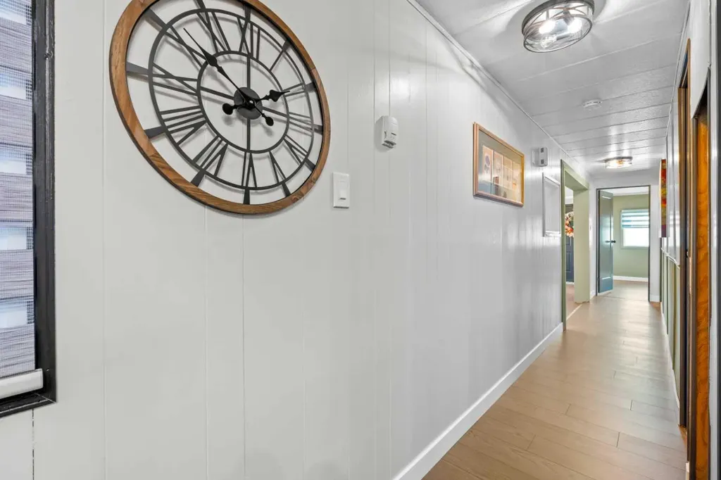 3223 83 Street NW Calgary AB T3B 5N5