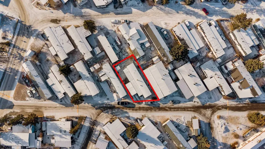 3223 83 Street NW Calgary AB T3B 5N5