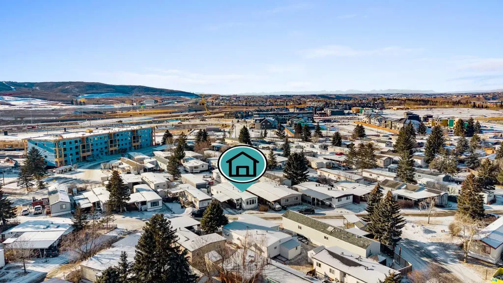 3223 83 Street NW Calgary AB T3B 5N5