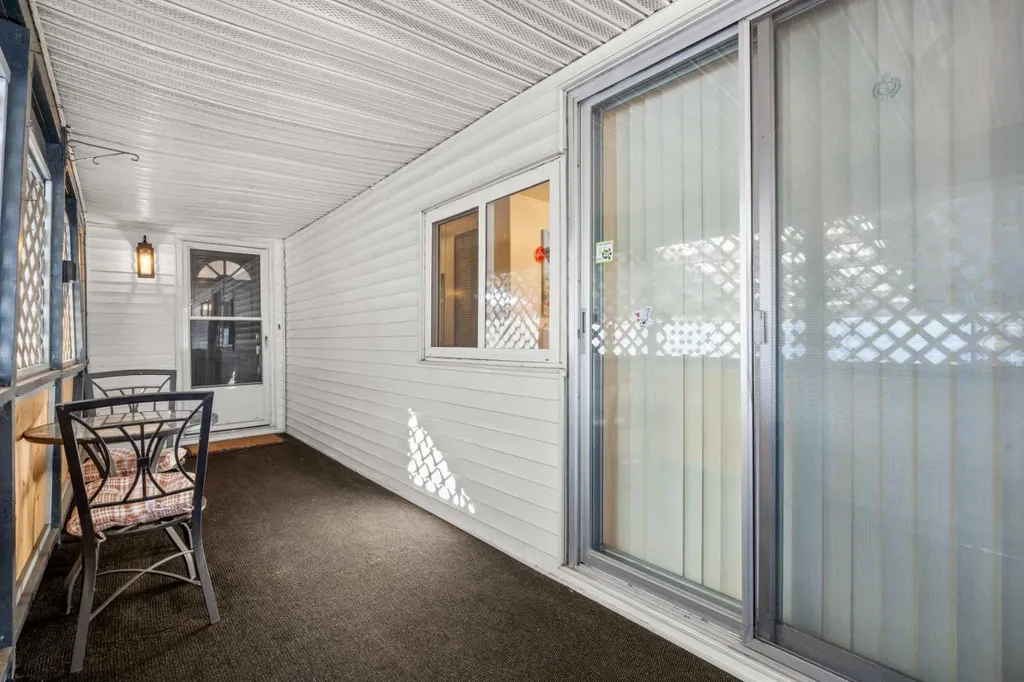 3223 83 Street NW Calgary AB T3B 5N5