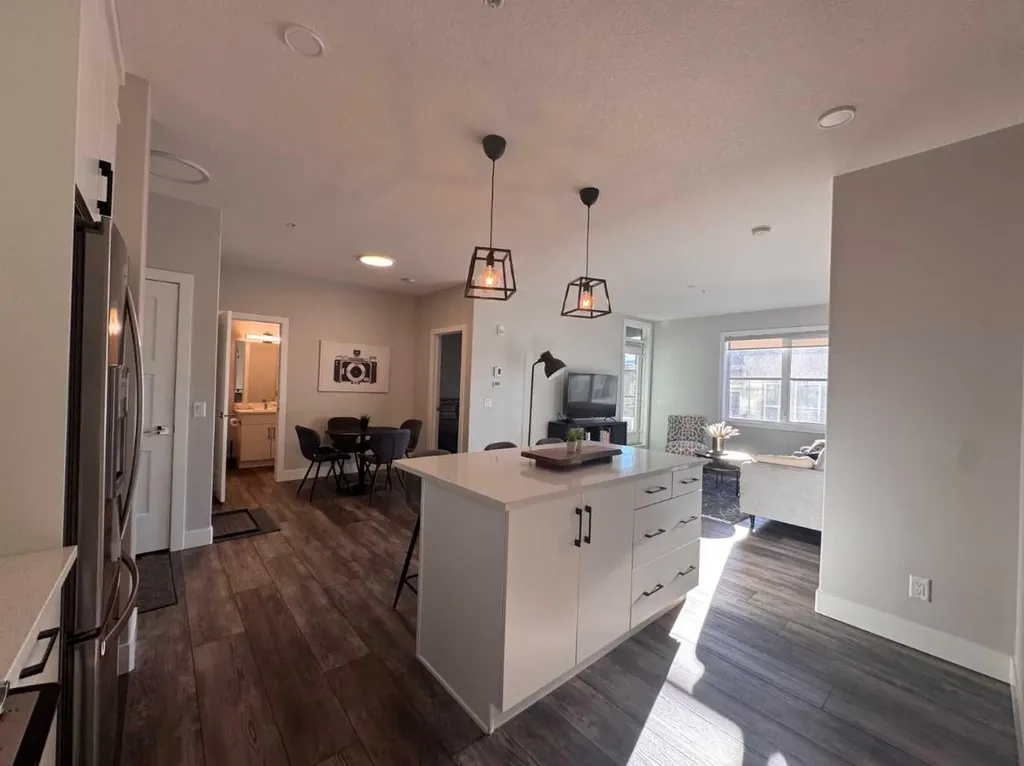 8355 19 Avenue SW Calgary AB T3H 6G3