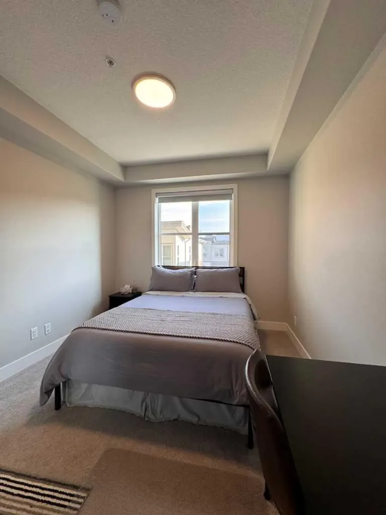 8355 19 Avenue SW Calgary AB T3H 6G3