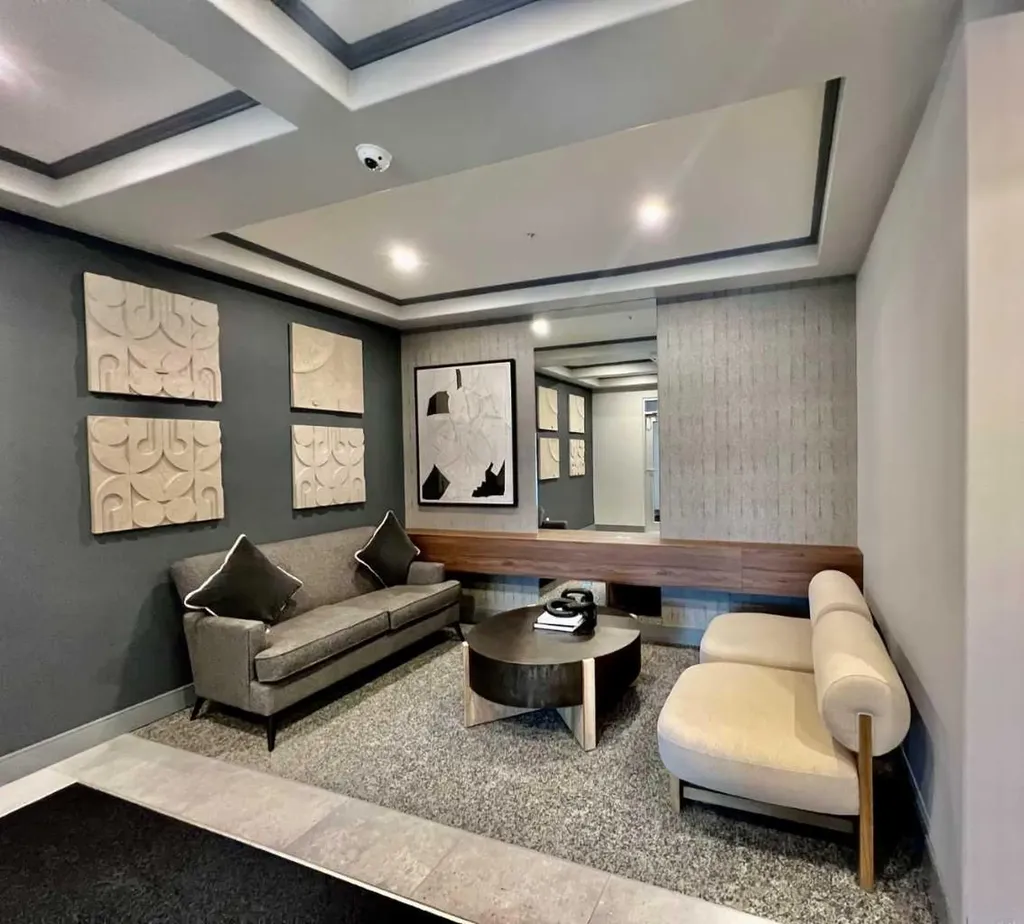 8355 19 Avenue SW Calgary AB T3H 6G3
