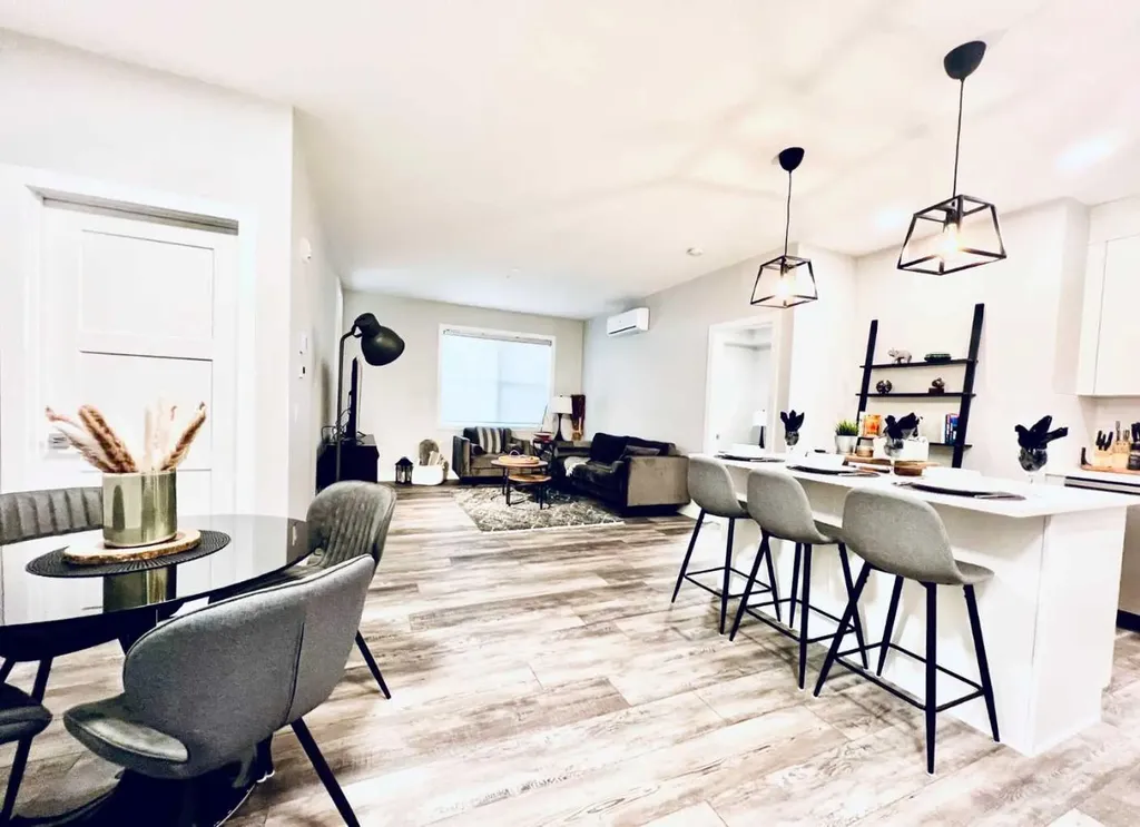 8355 19 Avenue SW Calgary AB T3H 6G3