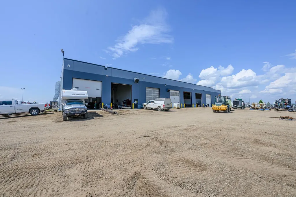 10211 97 Avenue Clairmont AB T8X 0M6
