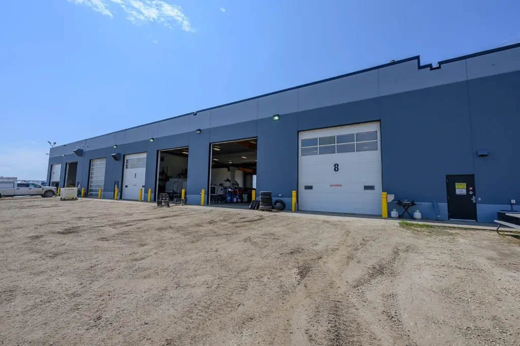 10211 97 Avenue Clairmont AB T8X 0M6