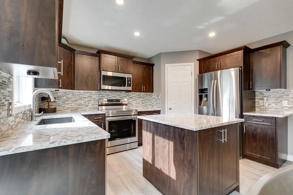 274 Mt Assiniboine Place SE Calgary AB T2Z 2N5