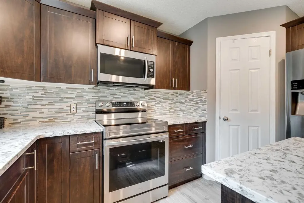 274 Mt Assiniboine Place SE Calgary AB T2Z 2N5