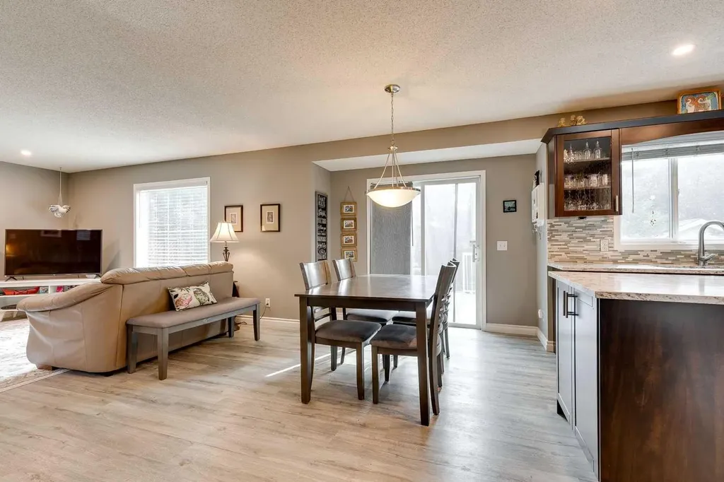 274 Mt Assiniboine Place SE Calgary AB T2Z 2N5