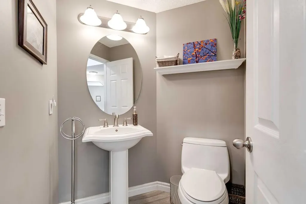 274 Mt Assiniboine Place SE Calgary AB T2Z 2N5