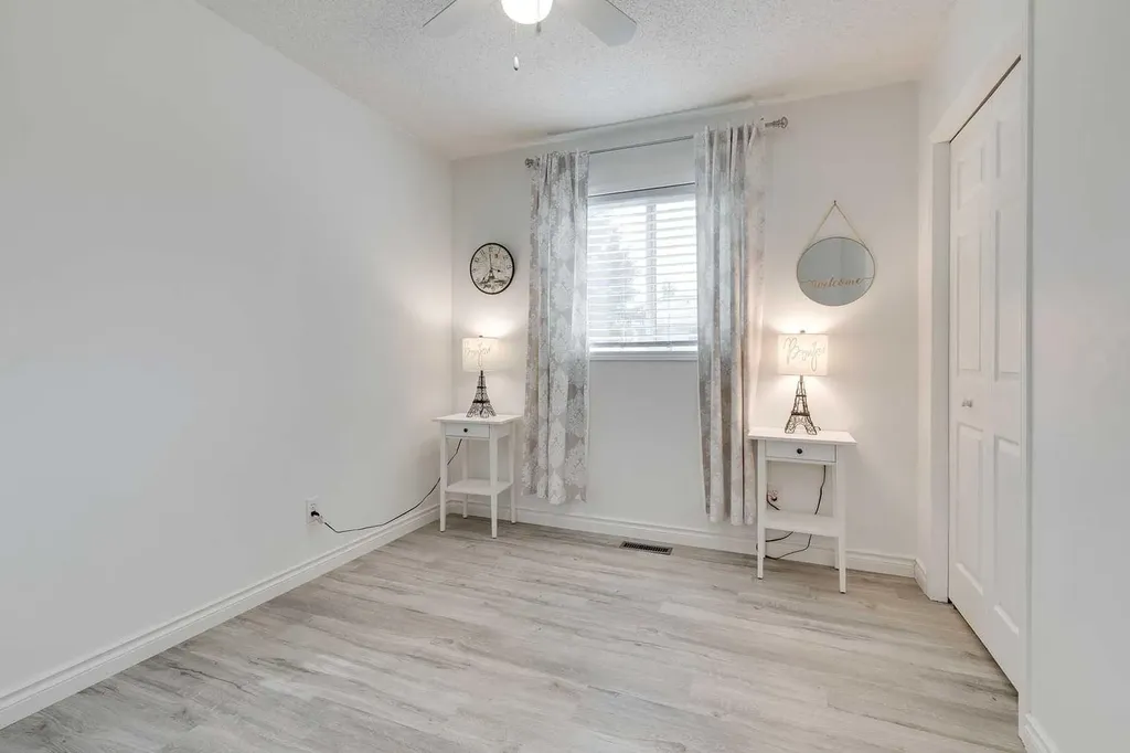 274 Mt Assiniboine Place SE Calgary AB T2Z 2N5