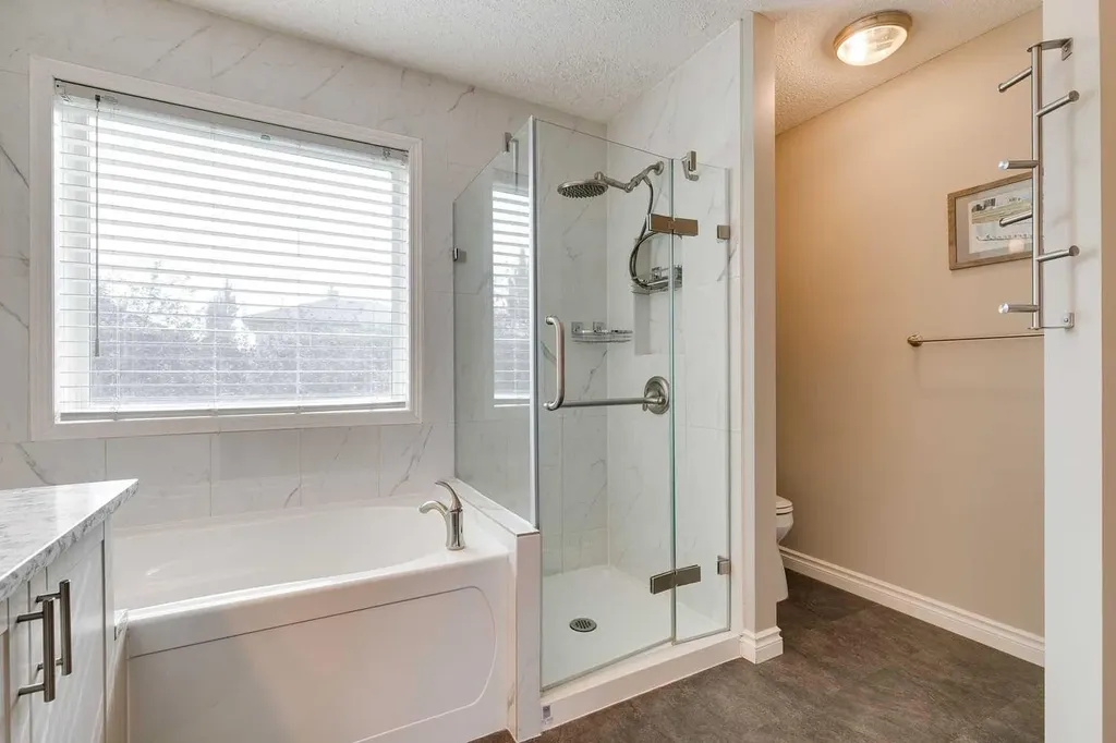 274 Mt Assiniboine Place SE Calgary AB T2Z 2N5