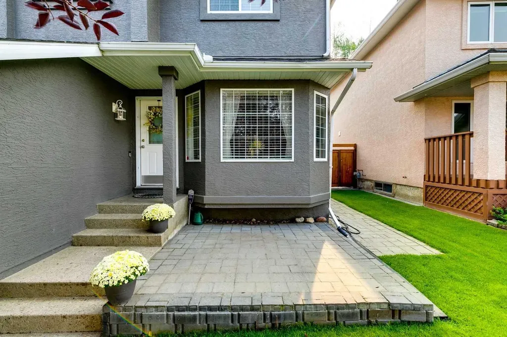 274 Mt Assiniboine Place SE Calgary AB T2Z 2N5