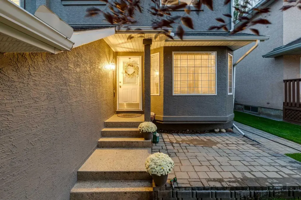 274 Mt Assiniboine Place SE Calgary AB T2Z 2N5