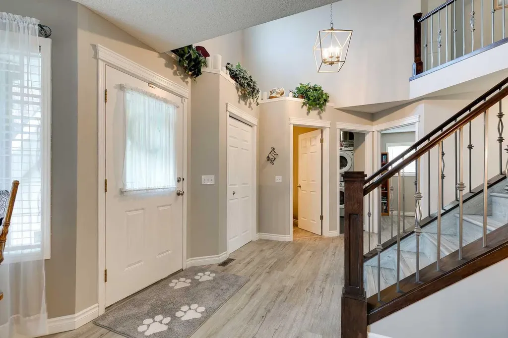 274 Mt Assiniboine Place SE Calgary AB T2Z 2N5
