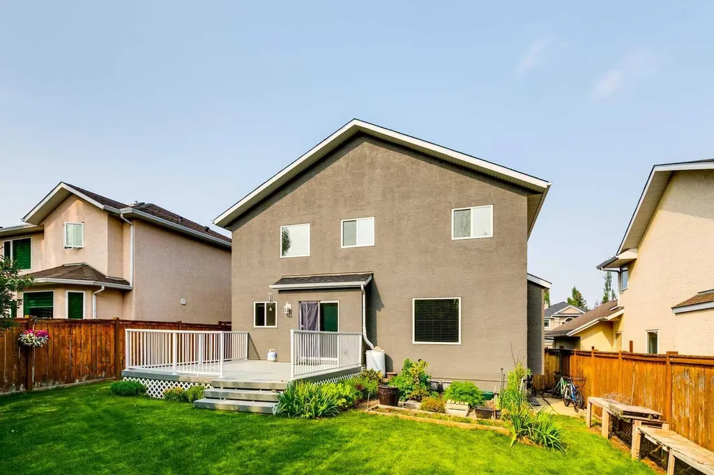 274 Mt Assiniboine Place SE Calgary AB T2Z 2N5