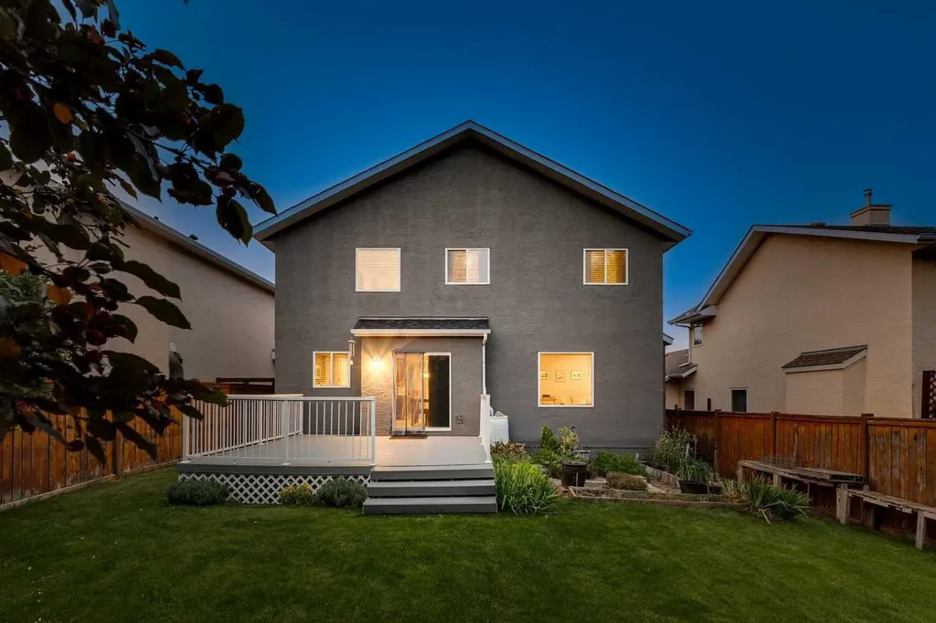 274 Mt Assiniboine Place SE Calgary AB T2Z 2N5