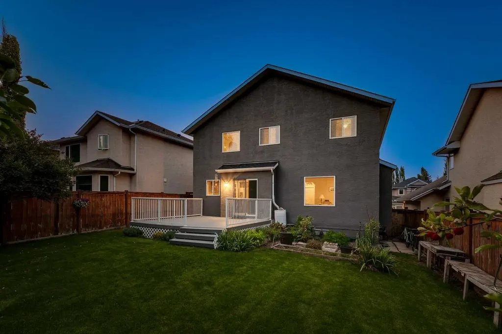 274 Mt Assiniboine Place SE Calgary AB T2Z 2N5