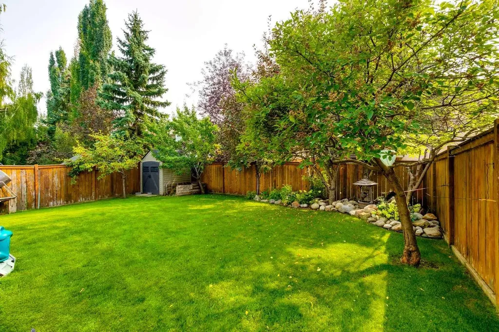 274 Mt Assiniboine Place SE Calgary AB T2Z 2N5