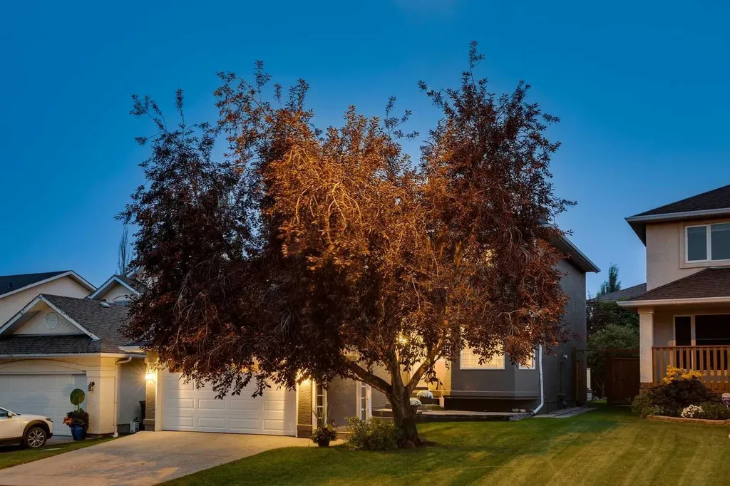 274 Mt Assiniboine Place SE Calgary AB T2Z 2N5