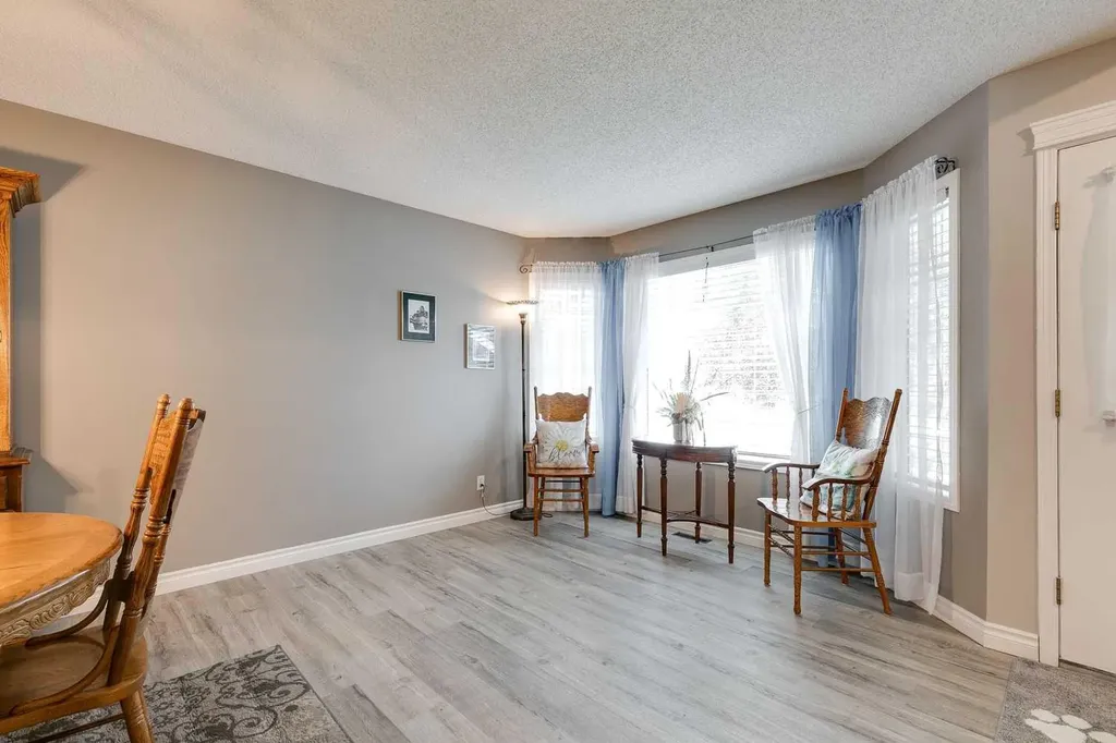 274 Mt Assiniboine Place SE Calgary AB T2Z 2N5