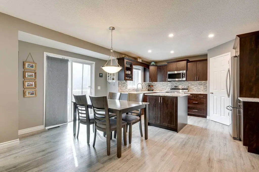 274 Mt Assiniboine Place SE Calgary AB T2Z 2N5