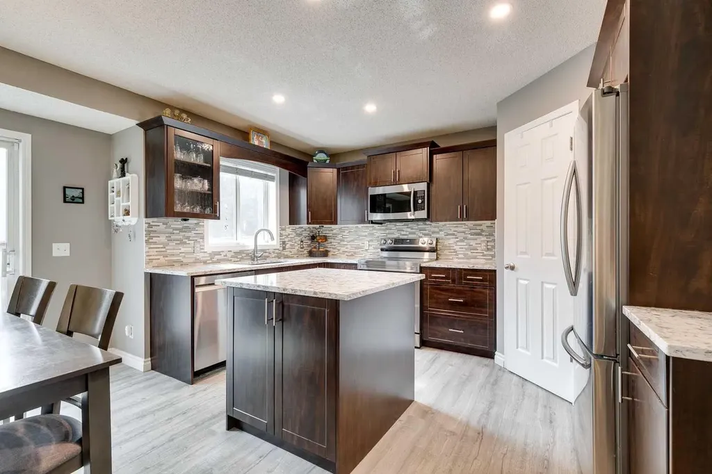 274 Mt Assiniboine Place SE Calgary AB T2Z 2N5