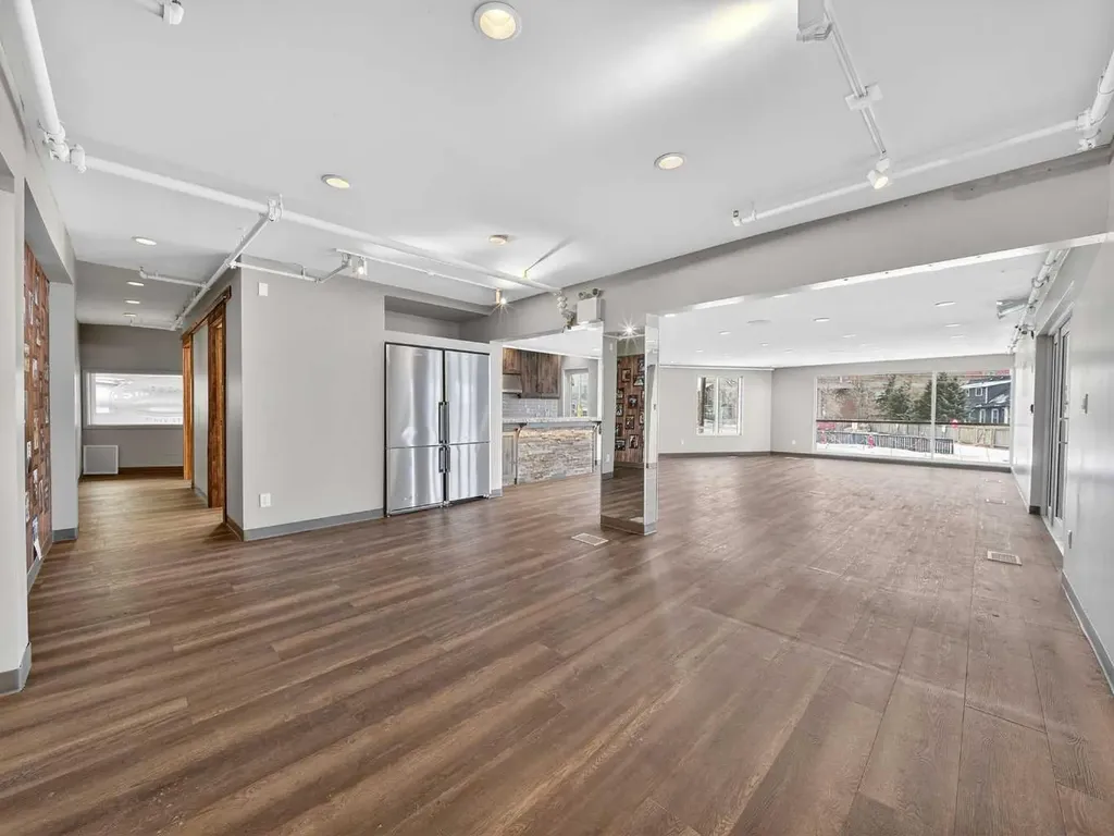 1015 11 Street SE Calgary AB T2T 2T2