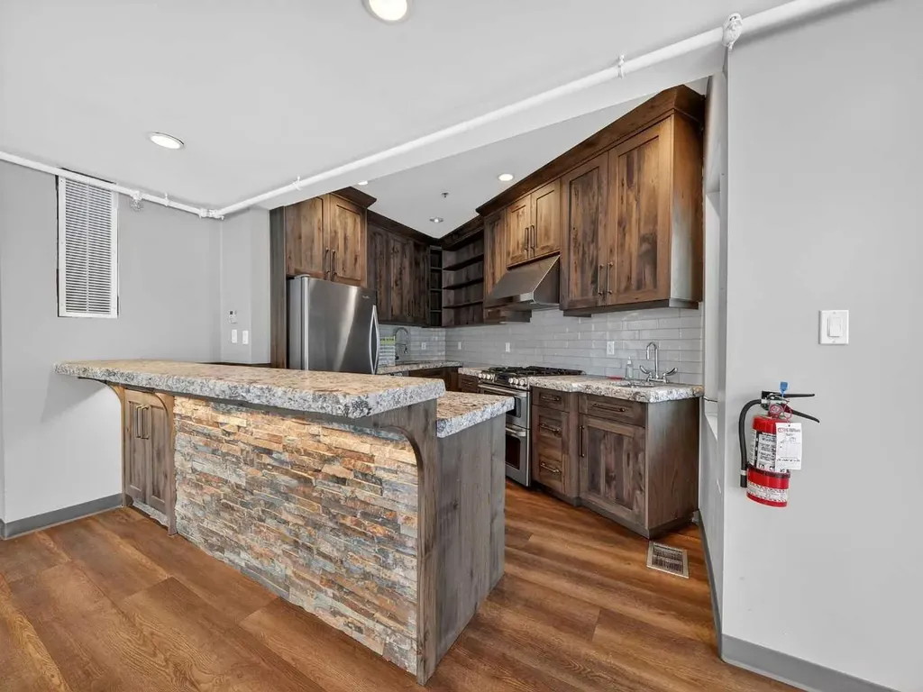 1015 11 Street SE Calgary AB T2T 2T2