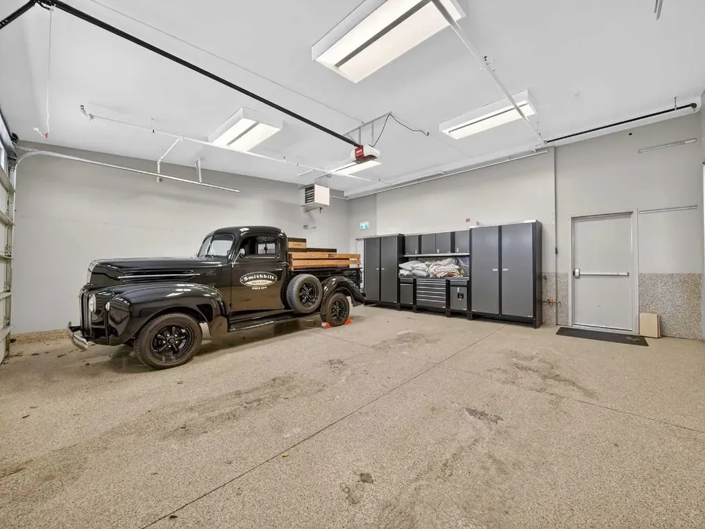 1015 11 Street SE Calgary AB T2T 2T2