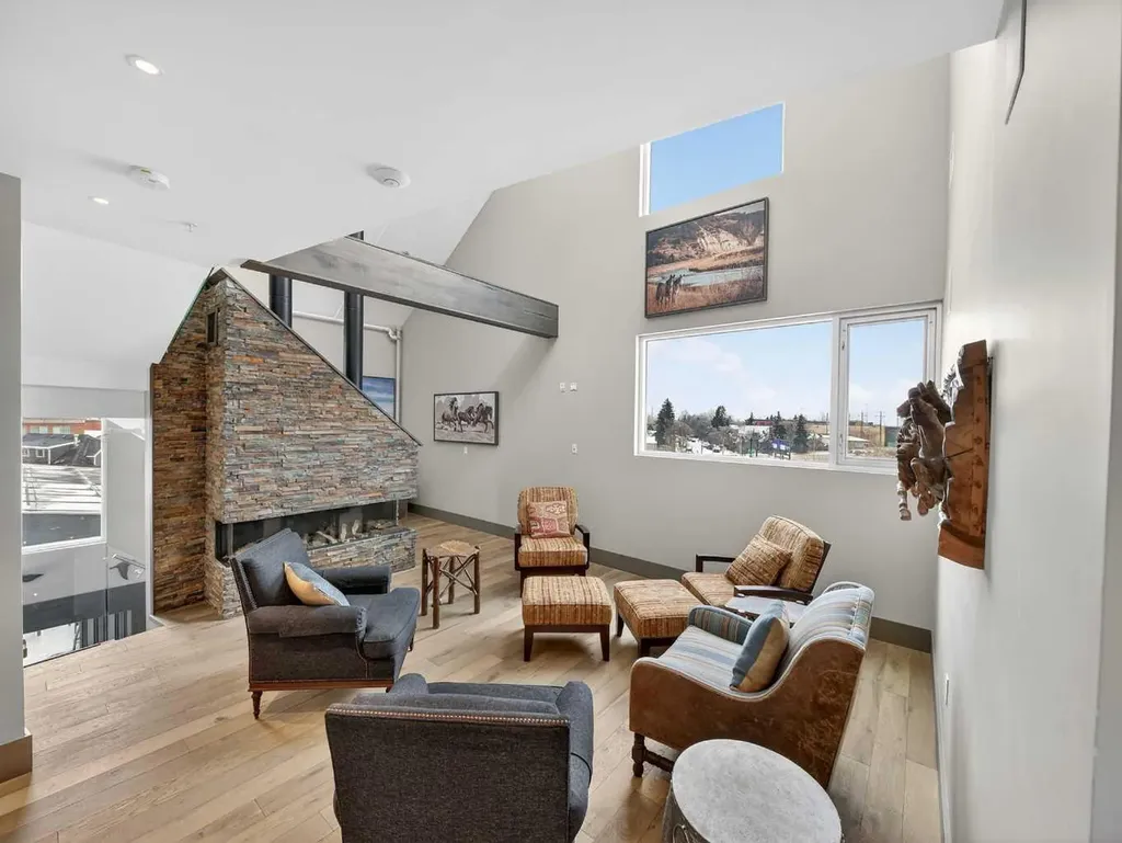 1015 11 Street SE Calgary AB T2T 2T2
