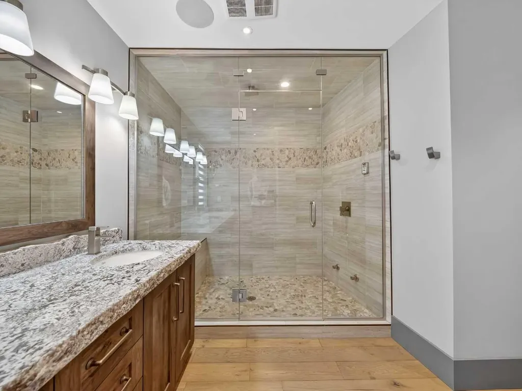 1015 11 Street SE Calgary AB T2T 2T2
