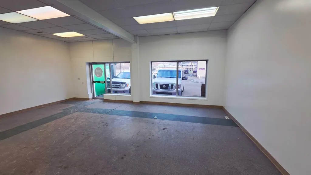 9606A 100 Street Peace River AB T8s1J5