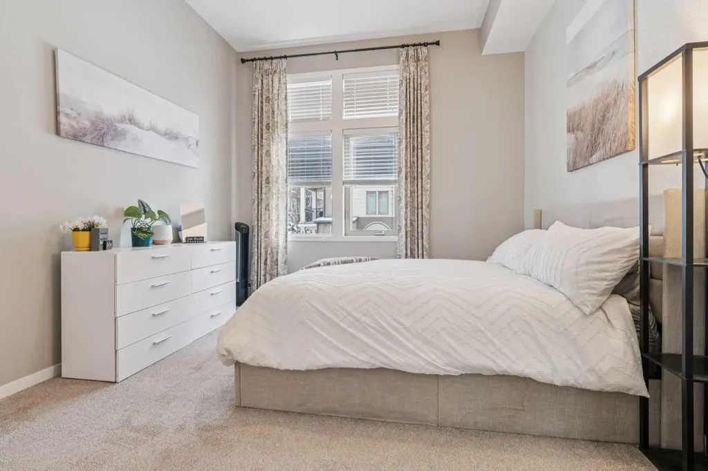 10 Mahogany Mews SE Calgary AB T3M 2R1